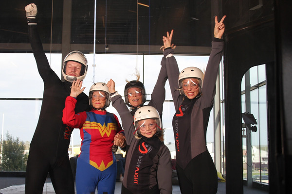 En familj som gett Bodyflight i 80 års present mormor.